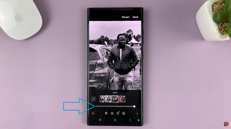 Convert Colored Photo To Black & White On Your Samsung 