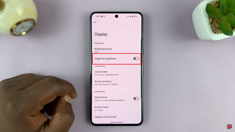 How To Turn ON & OFF Automatic Screen Brightness On Android (Google Pixel)
