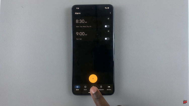 Set Alarm On Android Phone