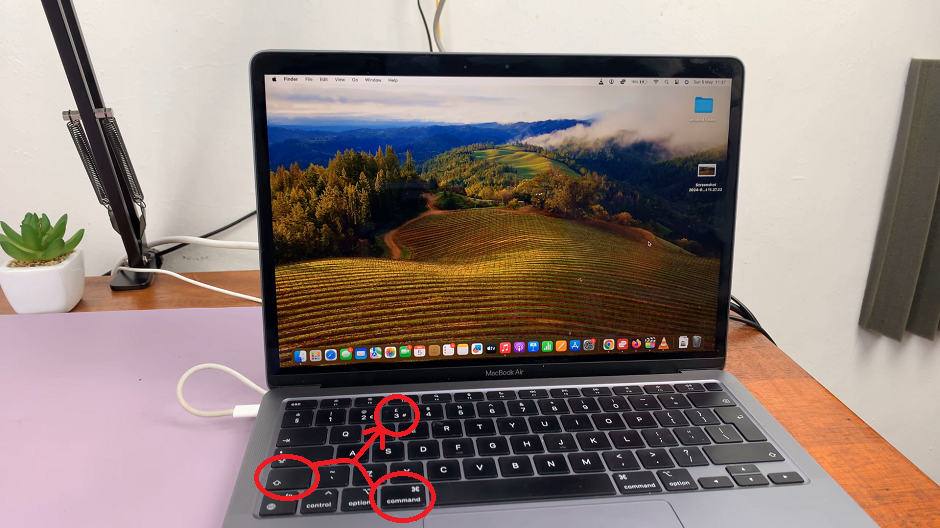 How To Screenshot Entire Screen On Mac & MacBook