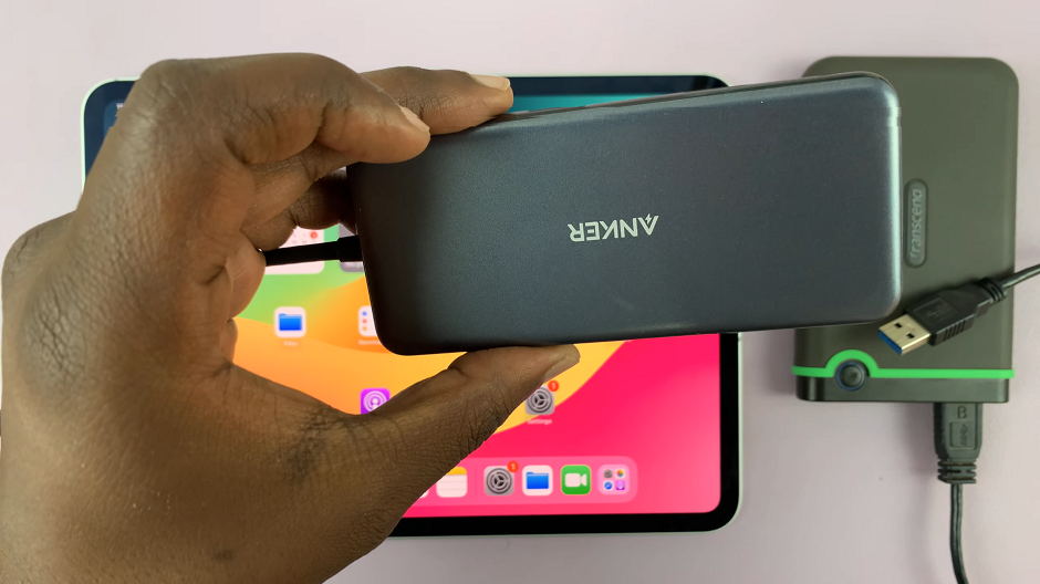 How To Connect Hard Disk To M4 iPad Pro