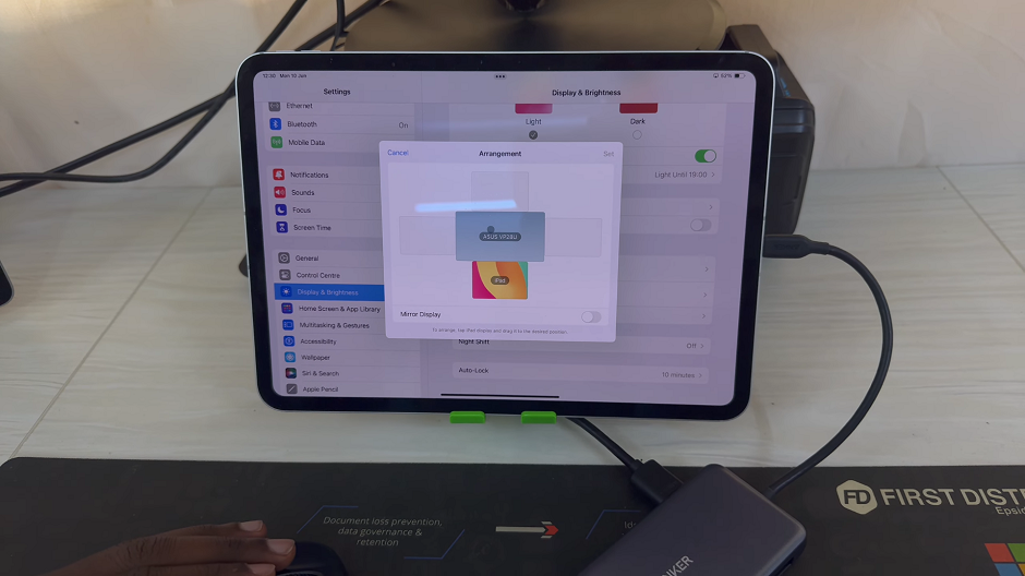 Connect M4 iPad Pro To External Monitor