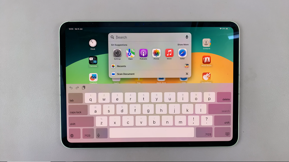 How To Use Smaller One Handed Keyboard On M4 iPad Pro