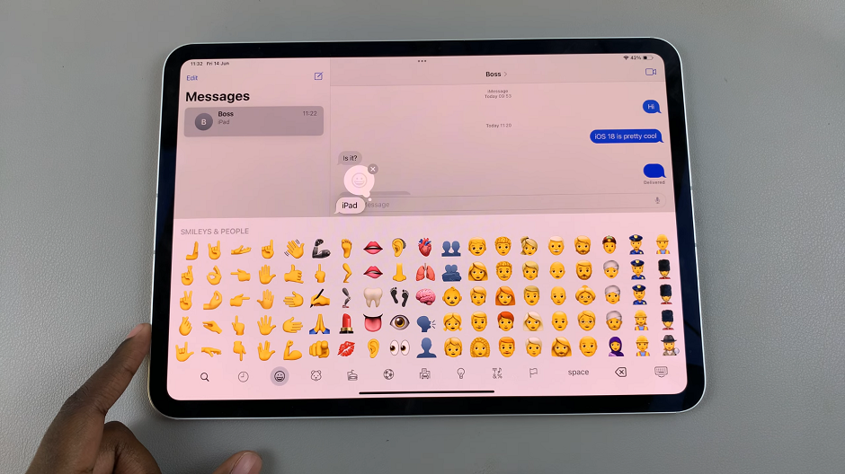 Use Any Emoji In Messages Tap Backs In iOS 18 (iPad)