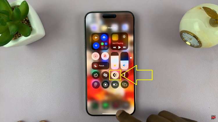 How To Enable Dark Mode App Icons In iOS 18