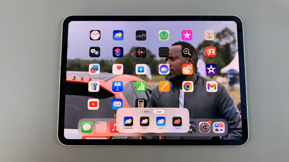 How To Switch To Large/Small App Icons In iOS 18 (iPad)