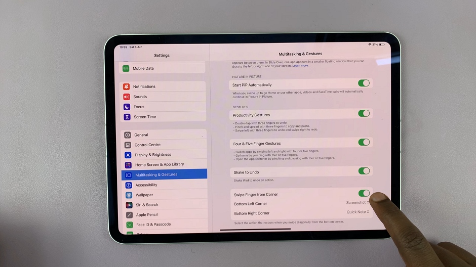How To Disable 'Swipe Finger From Corner' Shortcuts On M4 iPad Pro