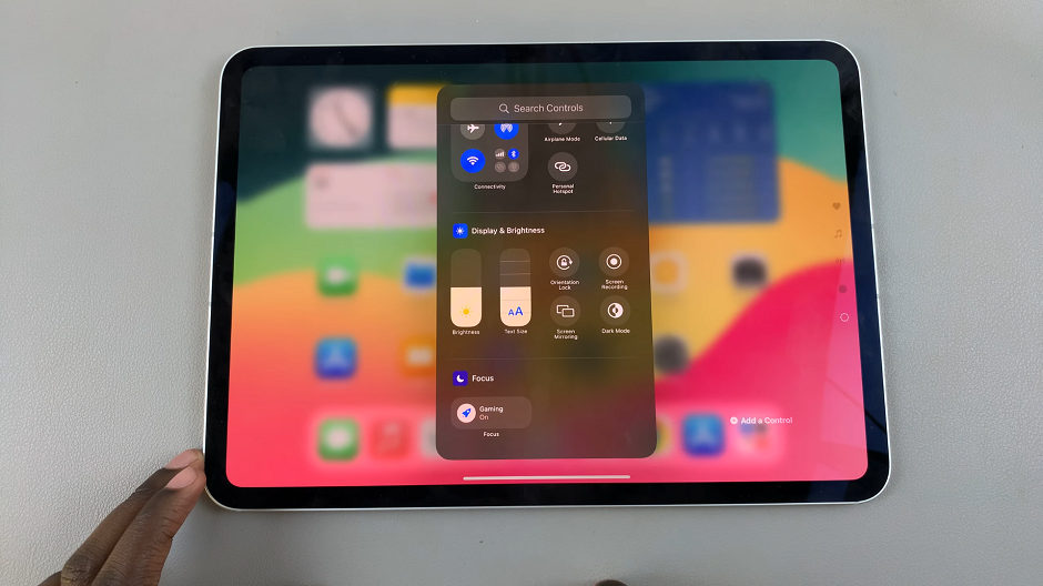 Add Controls To a New Control Center Page In iOS 18 (iPad)