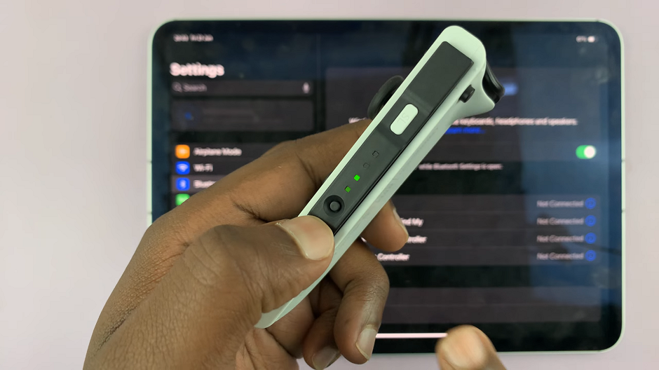 How To Connect Nintendo Switch JoyCons (Controllers) To iPad