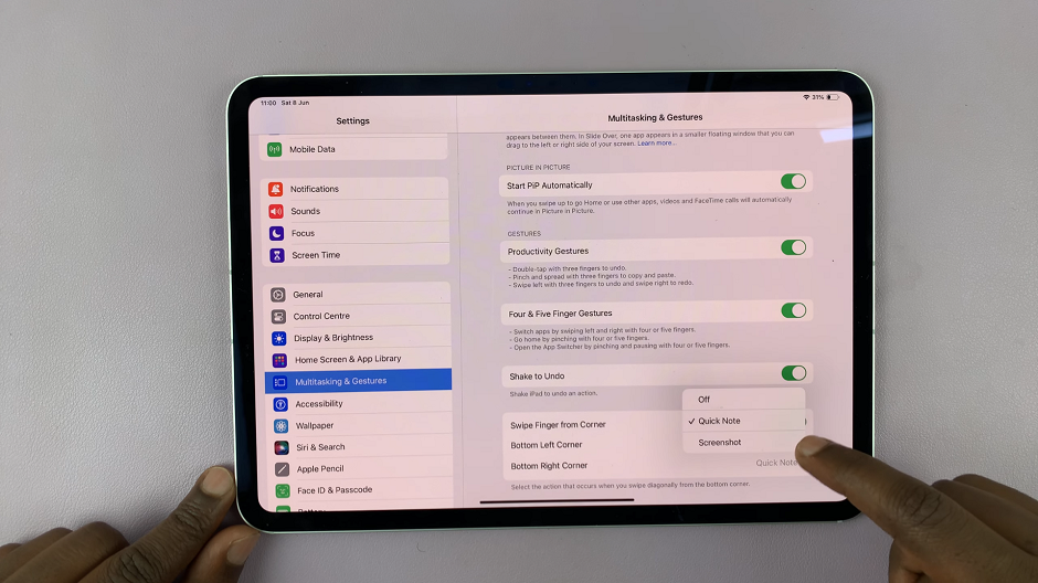 How To Screenshot By Swiping From Corner On M4 iPad Pro