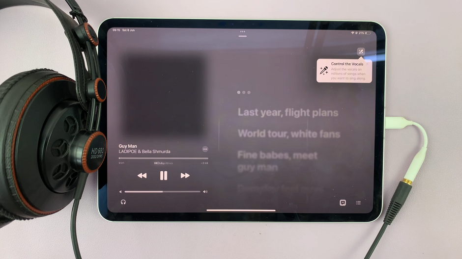 How To Connect 3.5mm Wired Headphones To M4 iPad Pro