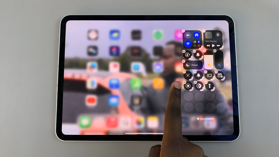 How To Remove Controls In Control Center In iOS 18 (iPad)
