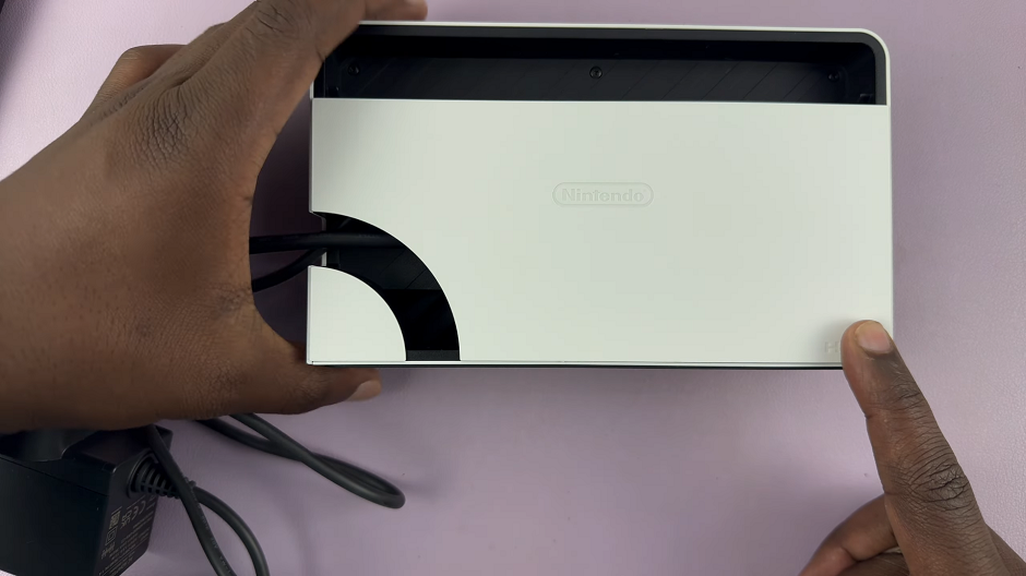 Connect Nintendo Switch To TV/Monitor