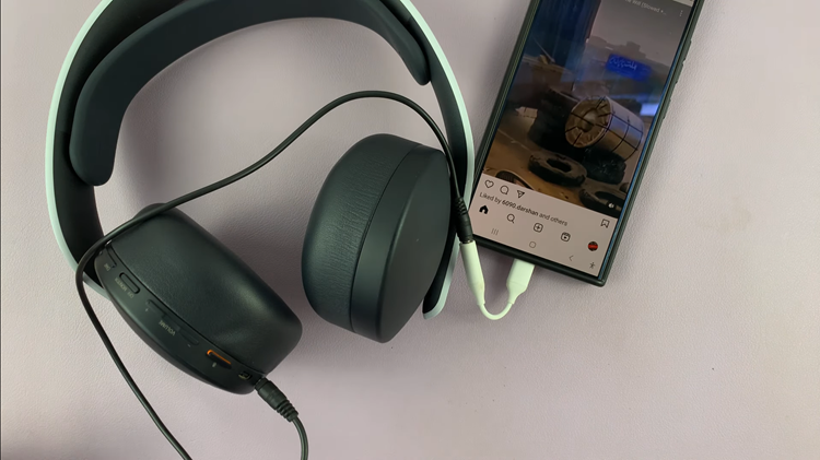 How To Connect SONY Pulse 3D Headset To Smartphone (AUX Cable)