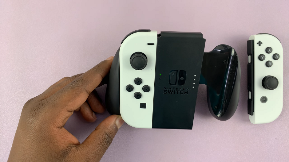 JoyCons On Nintendo Switch Controller Grip