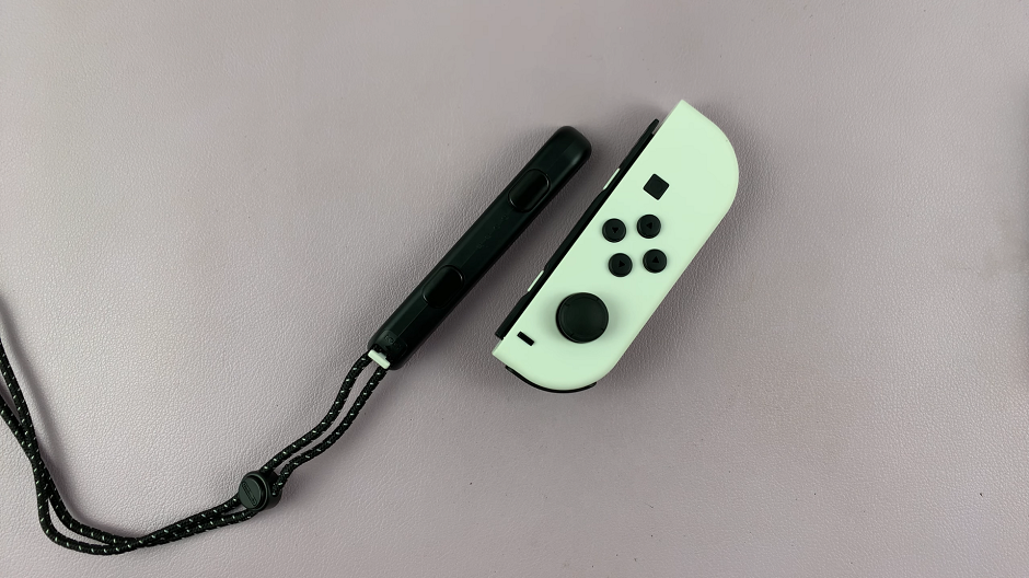 How To Remove Wrist Strap Stuck To Nintendo Switch Incorrectly