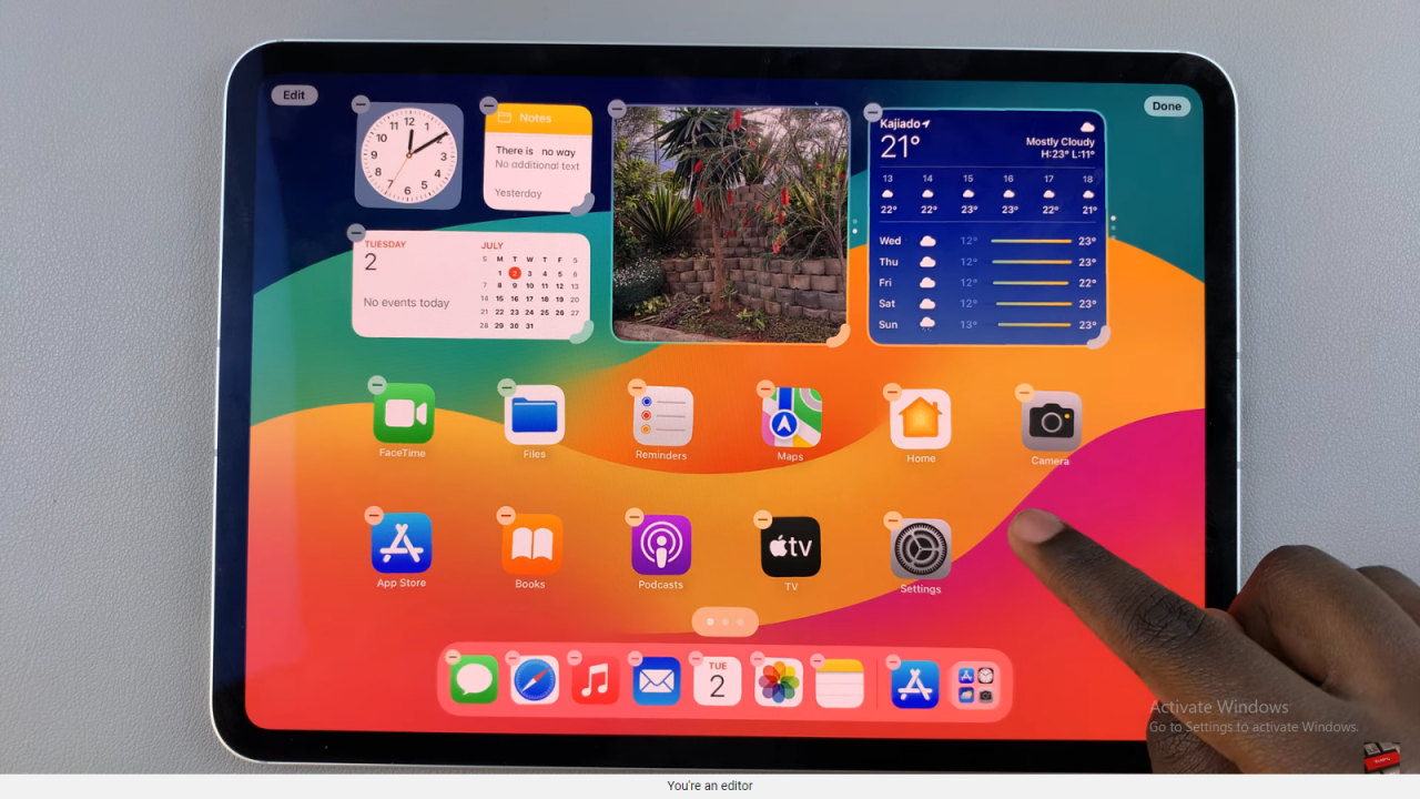 How To Rearrange Home Screen Pages On An iPad