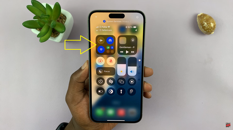 Switch Mobile Data SIM Card In Control Center On iOS 18 (iPhone)