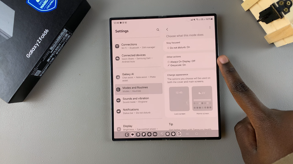 How To Disable Greyscale In Sleep Mode On Galaxy Z Fold 6