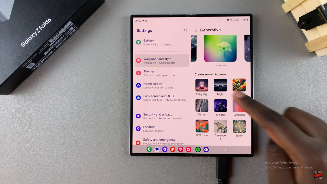 Generate Custom AI Wallpapers On Samsung Galaxy Z Fold 6