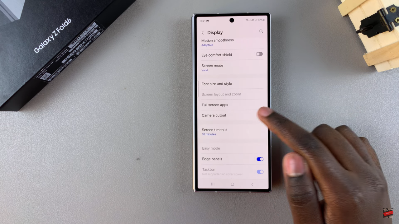 Hide Camera Cut Out On Samsung Galaxy Z Fold 6