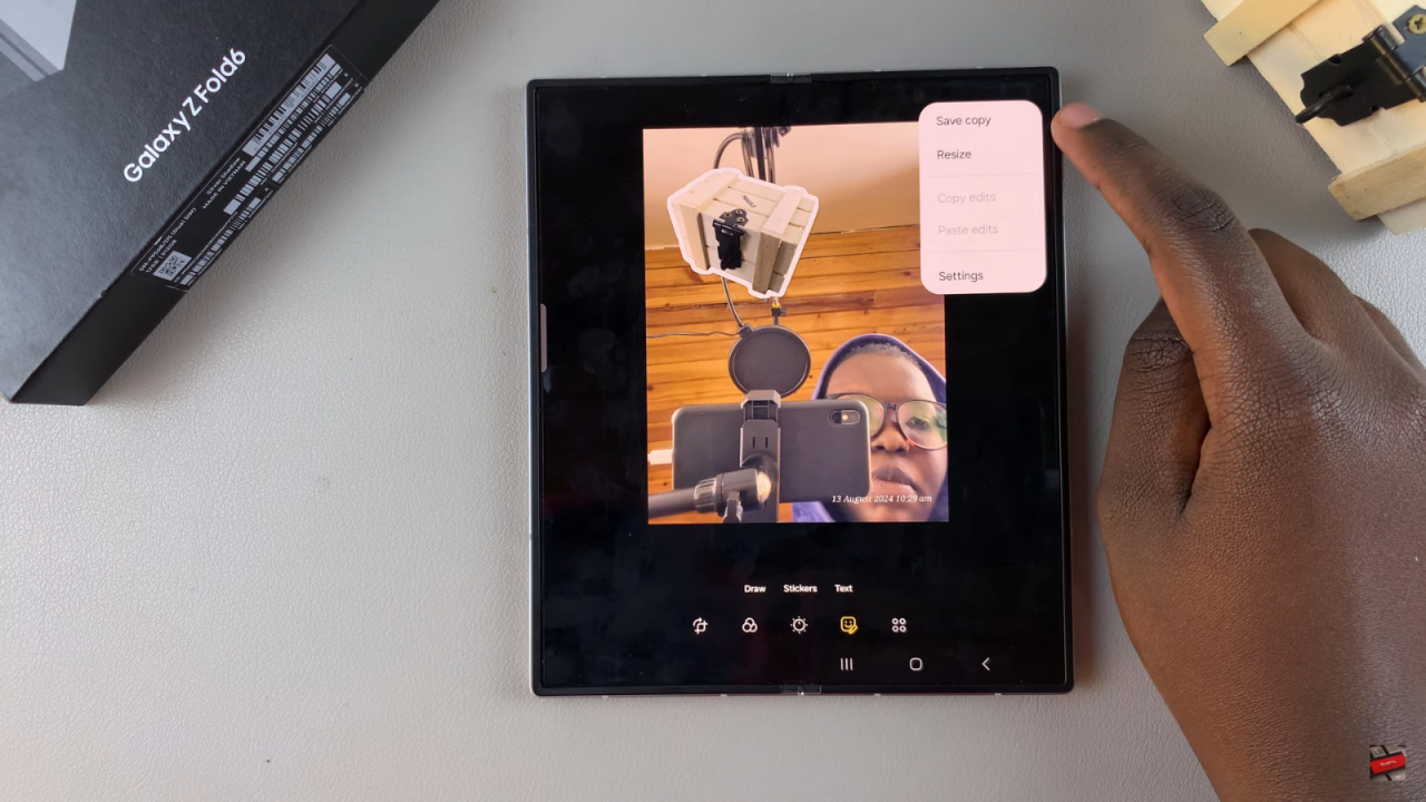 Turn a Photo Into a Sticker On Samsung Galaxy Z Fold 6