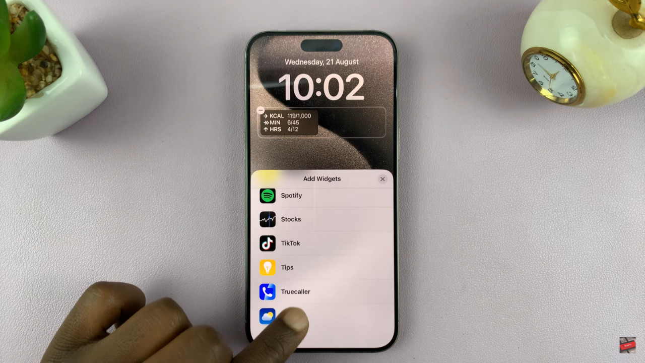 Add a Weather Widget On iPhone Lock Screen