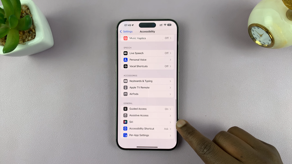 How To Enable / Disable Type To Siri In iOS 18